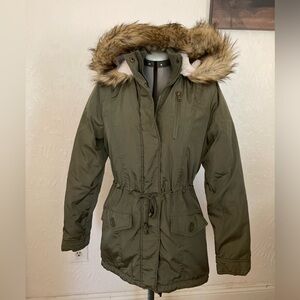 rue21 army green winter hoodie, rain resistant jacket size S.